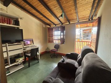 VENDO CASA DE DOS NIVELES EN GUAYABAL - LA COLINA