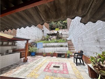 VENDO CASA DE DOS NIVELES EN GUAYABAL - LA COLINA