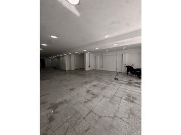 Alquilo local en Medellín para tu empresa