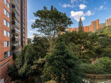 Apartamento en arriendo en Los Balsos, El Poblado | 116 m²