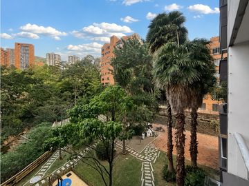 Apartamento en arriendo en Los Balsos, El Poblado | 116 m²