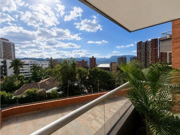 Apartamento en arriendo en Los Balsos, El Poblado | 116 m²