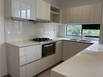 Amplio apartamento a la venta en El Poblado - Castropol 