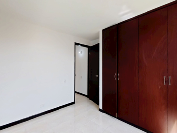 Venta Apartamento  Entreparques 5° piso con ascensor. Valle del Lili Cali Sur