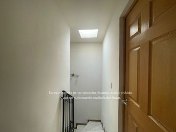 Casa Semi Amueblada en Renta en Balcones de las Mitras