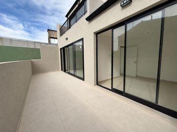 ALQUILER PH SIN EXPENSAS a estrenar 3 ambientes con terraza Super luminoso Vivienda u oficina