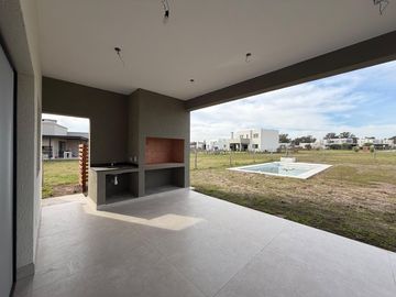 Casa en venta en Santa Elisa Pilar del Este