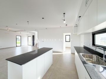 Casa en venta en Santa Elisa Pilar del Este