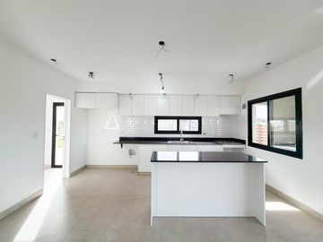 Casa en venta en Santa Elisa Pilar del Este