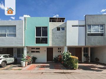 Casa en venta dentro de coto cerca de Punto Sur
