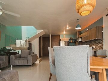 Casa en venta dentro de coto cerca de Punto Sur