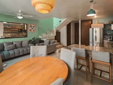 Casa en venta dentro de coto cerca de Punto Sur