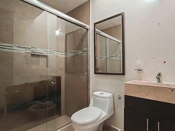 Casa en venta dentro de coto cerca de Punto Sur