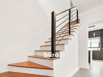 BONITA CASA EN VENTA EN MIRAFLORES 4 DORM CERCA A REDUCTO 2