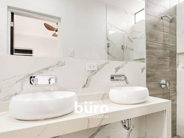 BONITA CASA EN VENTA EN MIRAFLORES 4 DORM CERCA A REDUCTO 2