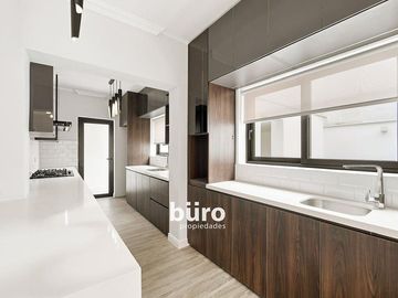 BONITA CASA EN VENTA EN MIRAFLORES 4 DORM CERCA A REDUCTO 2