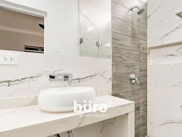BONITA CASA EN VENTA EN MIRAFLORES 4 DORM CERCA A REDUCTO 2