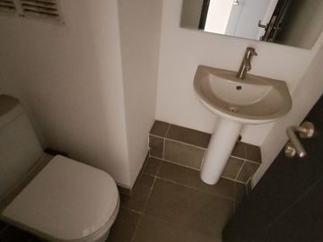 ARRIENDO OFICINA PADRE MARIANO DOS PRIVADOS