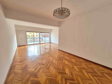 Departamento 4 Ambientes VENTA Palermo Cochera