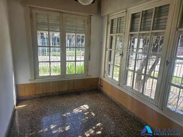 Casa en alquiler en Bernal Centro