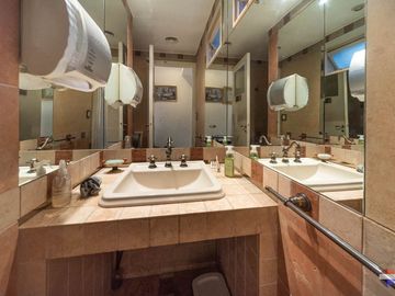 VENTA CASA CHALET APTO COMERCIAL 6 AMB MARTINEZ
