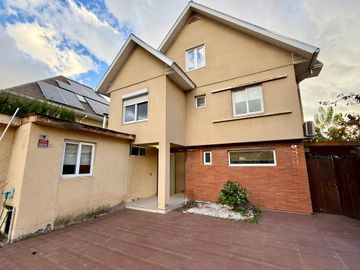 Casa en arriendo  en PEÑALOLÉN