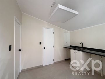 Casa en Venta en Samoa/ Vitacura/Jardin del Este