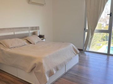 Venta Casa con pileta - Villa Olivos, Ramal Pilar