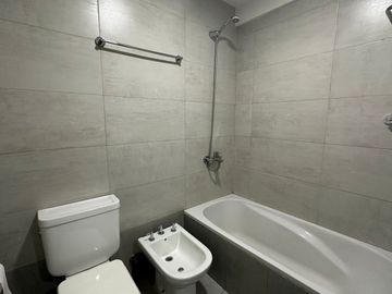 Departamento Alquiler 2 amb con Balcón.
