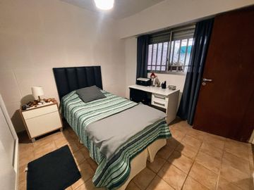 VENTA CASA AL FRENTE CON DEPARTAMENTO BELLA VISTA