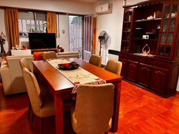 VENTA CASA AL FRENTE CON DEPARTAMENTO BELLA VISTA
