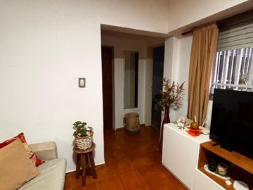 VENTA CASA AL FRENTE CON DEPARTAMENTO BELLA VISTA
