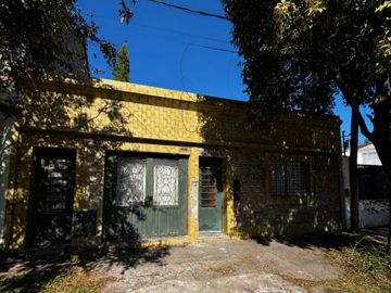 CASA A RECICLAR EN BARRIO AZCUENAGA