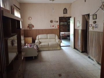CASA A RECICLAR EN BARRIO AZCUENAGA