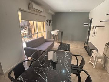 PH FLORES IMPECABLE, 2 AMB. CON PATIO Y PARRILLA