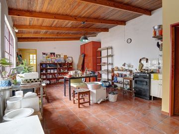 HERMOSA CASA LOTE PROPIO 6 AMB.- VENTA / MONSERRAT