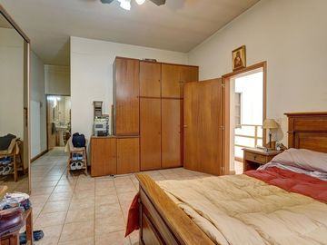 HERMOSA CASA LOTE PROPIO 6 AMB.- VENTA / MONSERRAT