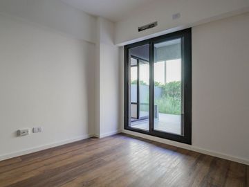 VENTA DPTO- 2 AMB C/JARDIN cochera. Seguridad 24hs