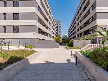 VENTA DPTO- 2 AMB C/JARDIN cochera. Seguridad 24hs