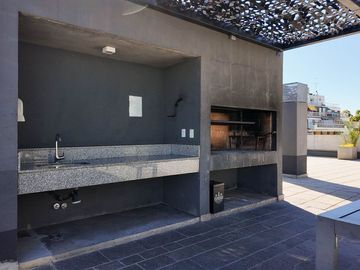 VENTA DPTO- 2 AMB C/JARDIN cochera. Seguridad 24hs