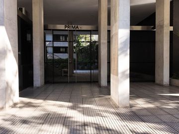VENTA DPTO- 2 AMB C/JARDIN cochera. Seguridad 24hs