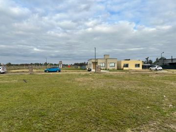 LOTE EN BARRIO LAGUNA AZUL 1