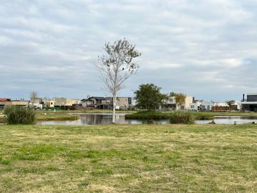LOTE EN BARRIO LAGUNA AZUL 1