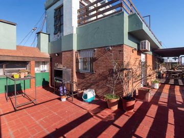 4 amb Duplex 4 baños+balcón+terraza+cochera+frente