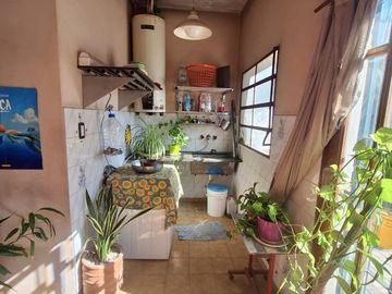 Casa 4 Ambientes, patio, terraza y garage. Caseros