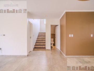 Alquiler - Casa de 5 ambientes - Santo Domingo - Canning