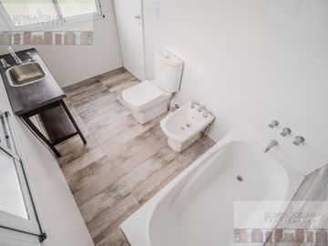 Alquiler - Casa de 5 ambientes - Santo Domingo - Canning