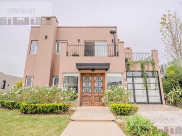Alquiler - Casa de 5 ambientes - Santo Domingo - Canning