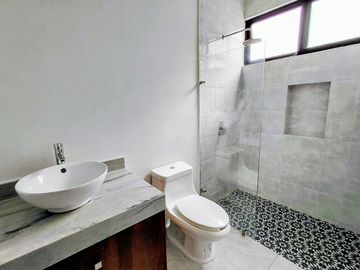 OPORTUNIDAD VENTA CASA PRIVADA GRAN VALLE CHOLUL CON PANELES SOLARES
