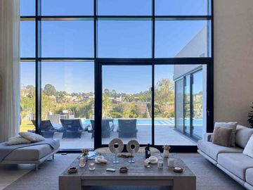 CASA 5 AMBIENTES EN VENTA EN LAGOS DE CANNING